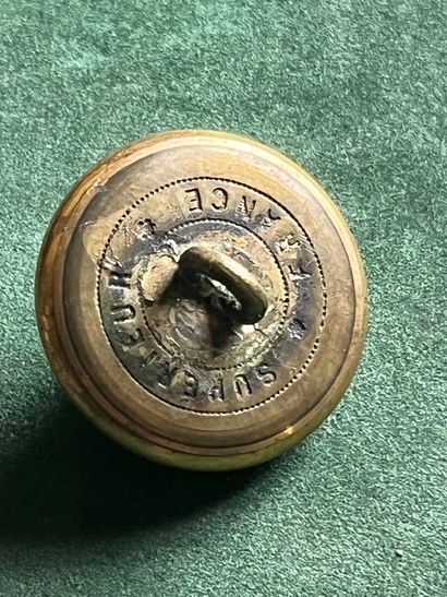 ORL. Bouton de tenue de l’équipage de La...