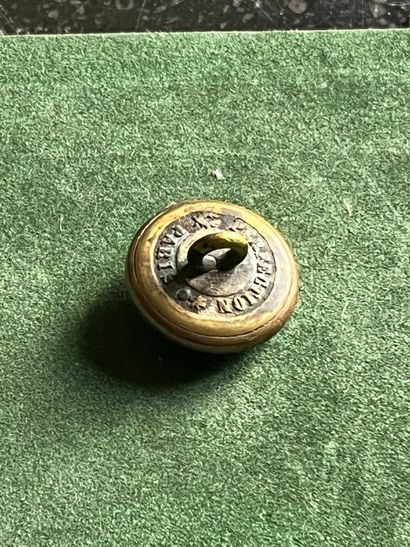 POI. Bouton de gilet de l’équipage Pleumartin...