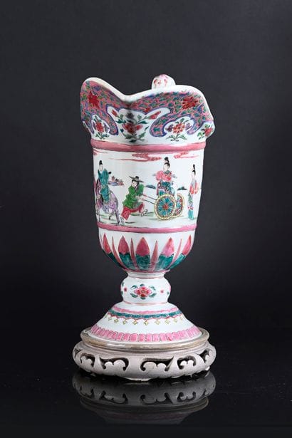 Rare porcelain stock ewer decorated in famille...