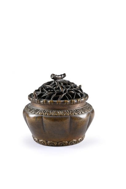 CHINA, 18th century 
Miniature bronze incense...