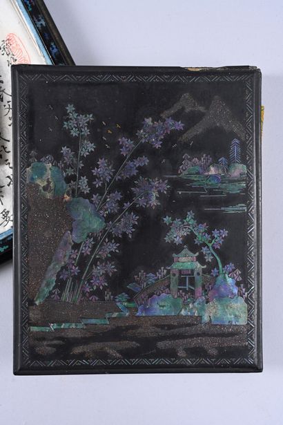 . CHINA, Kangxi period 
Scholar's box 
Comprising...