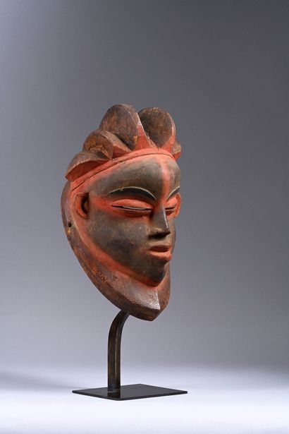 Punu mask Gabon
Wood, natural red padouk...