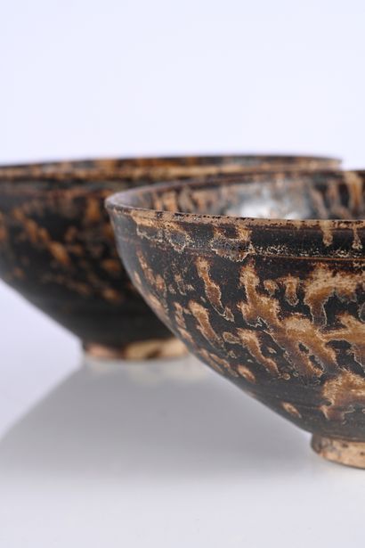 CHINA, Song Dynasty
Set of two Jizhou glazed...