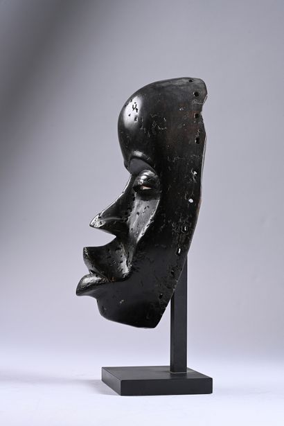 Dan mask, Ivory Coast
Wood, deep black patina,...