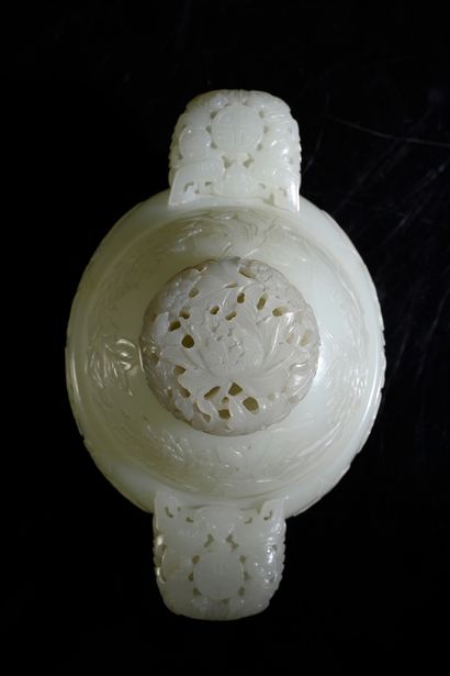 CHINA, 18th century
Rare and important covered...