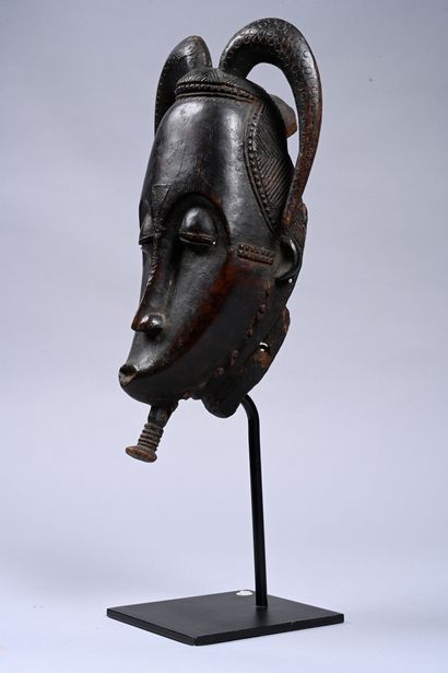 Gyè mask, Yaouré, Ivory Coast 
Wood, dark...