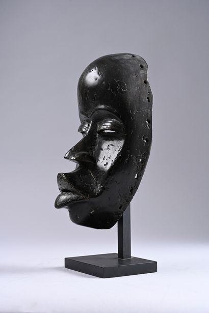 Dan mask, Ivory Coast
Wood, deep black patina,...