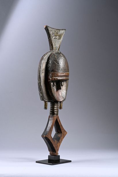 Reliquary Kota, Gabon
Metal, wood - Plinth
Dimensions:...