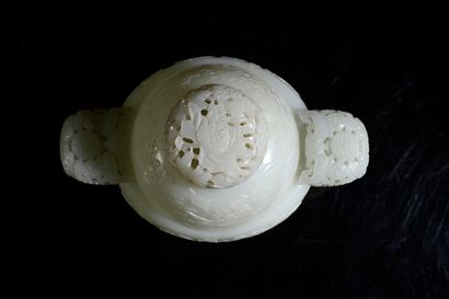 CHINA, 18th century
Rare and important covered...