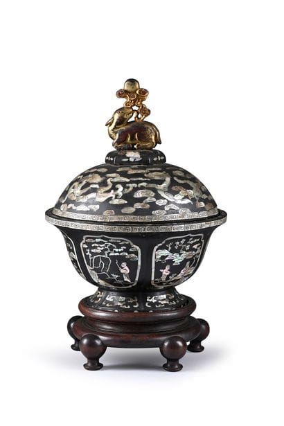 CHINA, Kangxi period 
Covered lacquer bowl...