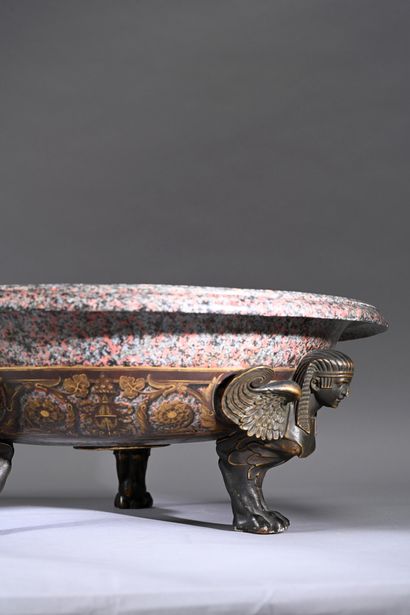 Beautiful Paris porcelain bowl in imitation...