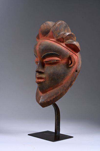Punu mask Gabon
Wood, natural red padouk...
