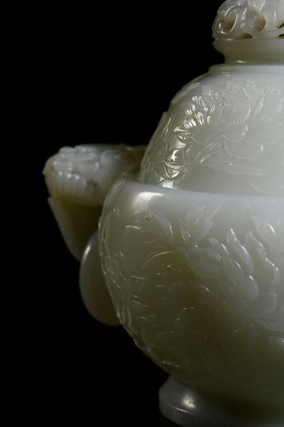 CHINA, 18th century
Rare and important covered...