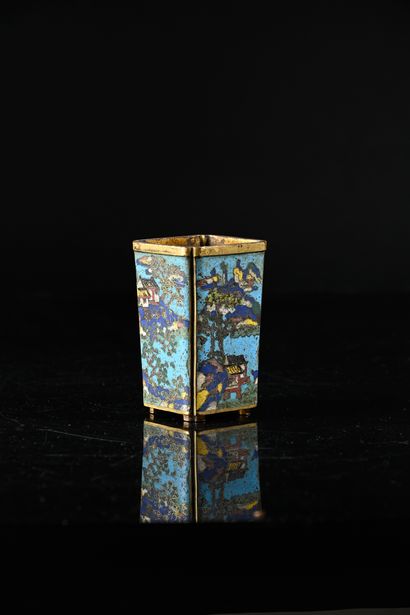 CHINA, Kangxi period
Bronze and cloisonné...
