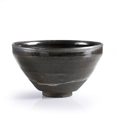 CHINA, Song Dynasty
Stoneware bowl
Mounted...