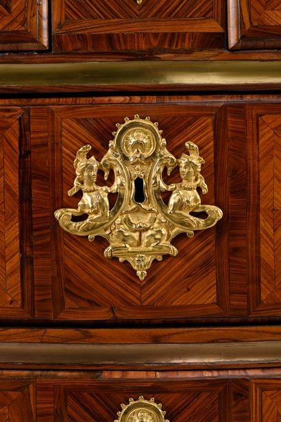 Chest of drawers in diamond marquetry 
marquetry,...