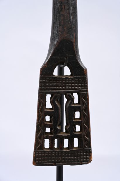 Rare and ancient Itsekiri/ Jekri paddle,...