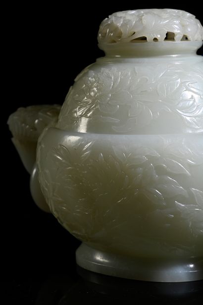 CHINA, 18th century
Rare and important covered...