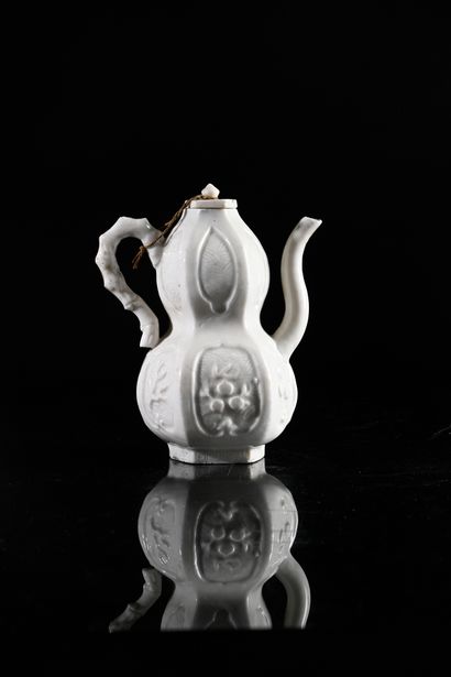 CHINA, Kangxi period, 18th century
Small...