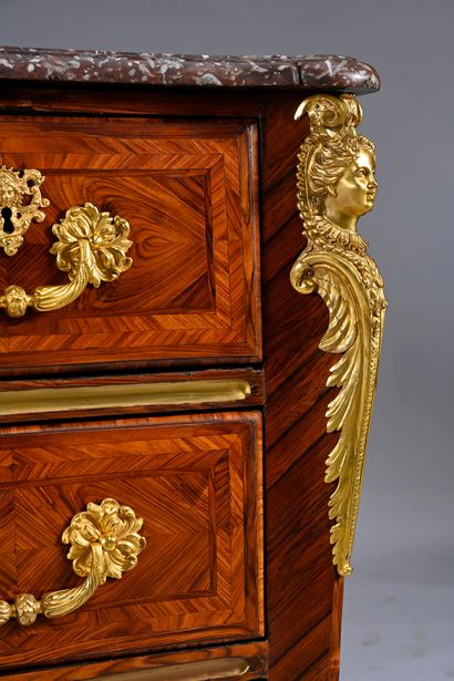 Chest of drawers in diamond marquetry 
marquetry,...