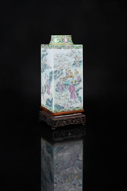CHINA, Qing Dynasty, 18th century
Rare porcelain...