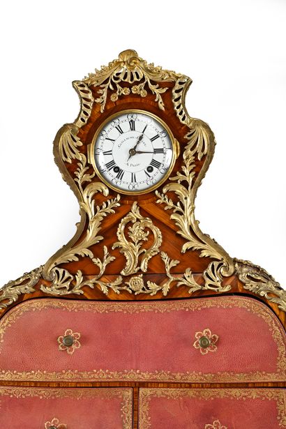 Violoné-shaped cardboard clock cabinet, with...