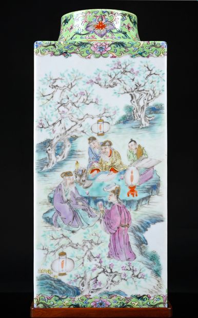 CHINA, Qing Dynasty, 18th century
Rare porcelain...