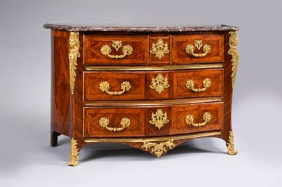 Chest of drawers in diamond marquetry 
marquetry,...