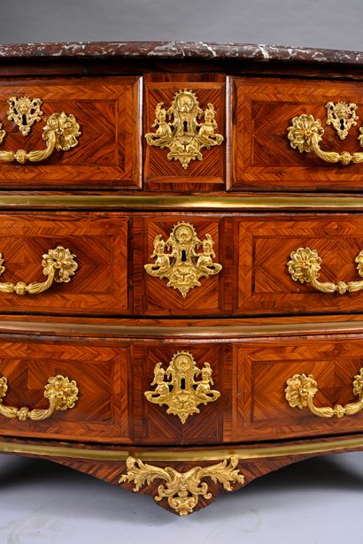 Chest of drawers in diamond marquetry 
marquetry,...