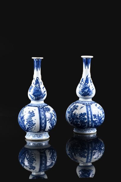 CHINA, Kangxi period 
Pair of blue and white...