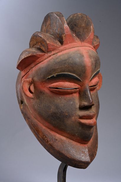 Punu mask Gabon
Wood, natural red padouk...