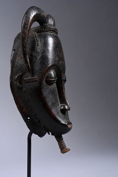 Gyè mask, Yaouré, Ivory Coast 
Wood, dark...