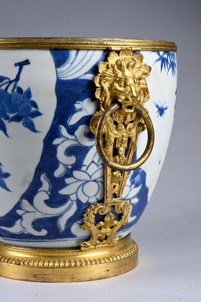 Chinese blue porcelain bowl decorated with...
