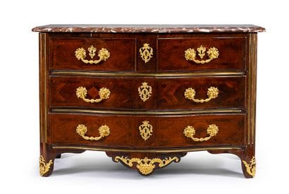 Wood and marquetry chest of drawers opening...