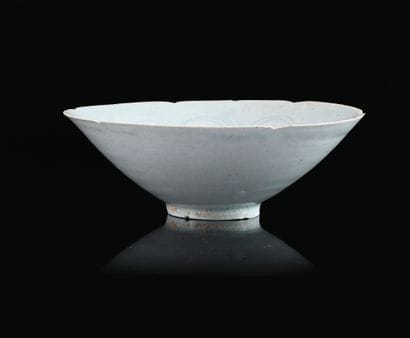 CHINA, Song Dynasty
Qingbai porcelain bowl
Mounted...