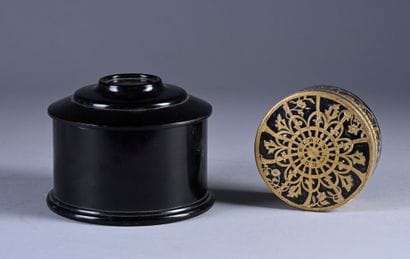 Guerlain - « La poudre, c'est moi » - (1920)...