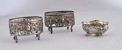 Paire de salière en argent de forme ovale...