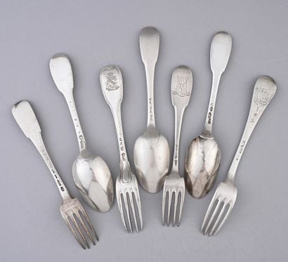 Ensemble de couverts en argent comprenant...