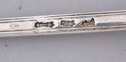 Louche en argent du modèle double filet.
Maître-orfèvre...
