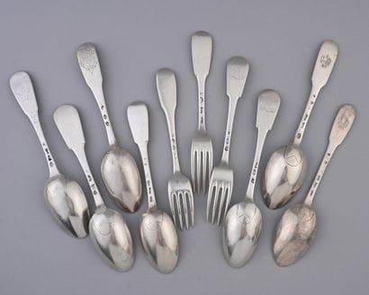 Lot de couverts en argent du modèle uni plat,...
