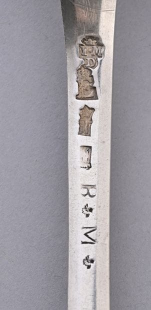 Lot de couverts en argent du modèle uni plat,...