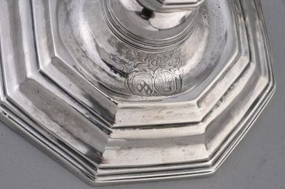 Paire de flambeaux en argent (950°/°°) du...