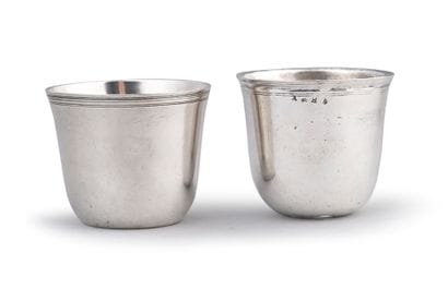 Lot de deux curons en argent, le corps uni,...