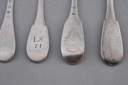 Ensemble de couverts en argent du modèle...