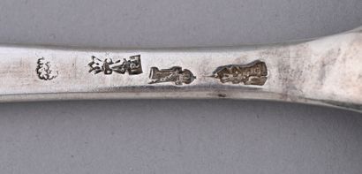 Ensemble de 6 cuillères en argent du modèle...