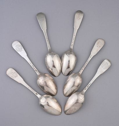 Ensemble de 6 cuillères en argent du modèle...