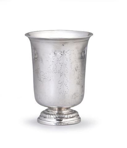 Timbale en argent de forme tulipe, le pieds...
