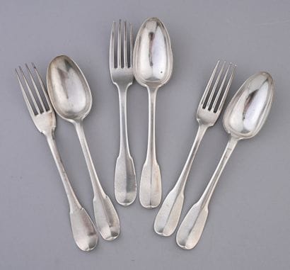 Lot de couverts en argent du modèle uni plat,...
