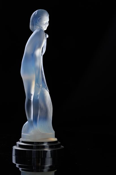 ETLING, XXe siècle
Deux sculptures en verre...