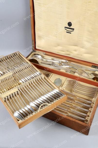 IMPORTANTE MENAGERE EN ARGENT. Par Carl FABERGE,...